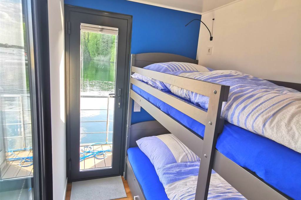 LuLe1-10-Schlafzimmer mit Doppelstockbett
